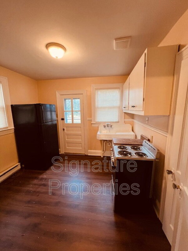 Building Photo - 204 Battery Pl