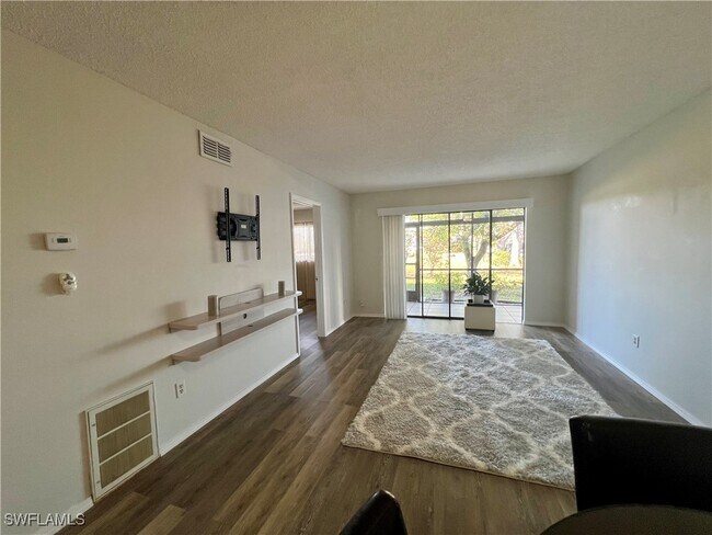 Building Photo - 423 Cape Coral Pkwy W