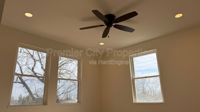 Building Photo - 240 Mcgregor Ave