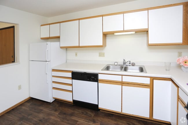 Primary Photo - Park Place Apartment Community