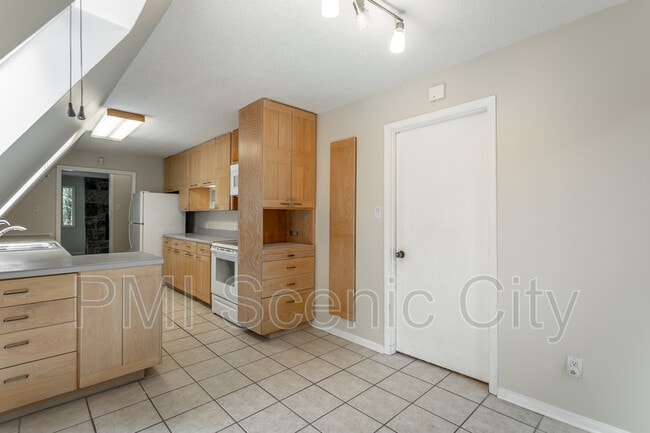 Building Photo - 1602 Rustic Homes Ln
