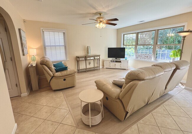 Building Photo - Fully Furnished Coastal Home in Gated Allenwood Community | Steps from Pool, Minutes from Schools...