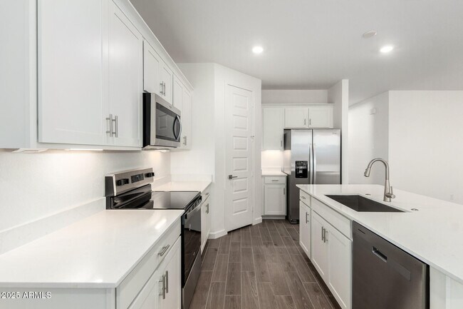 Building Photo - 17818 W Vogel Ave