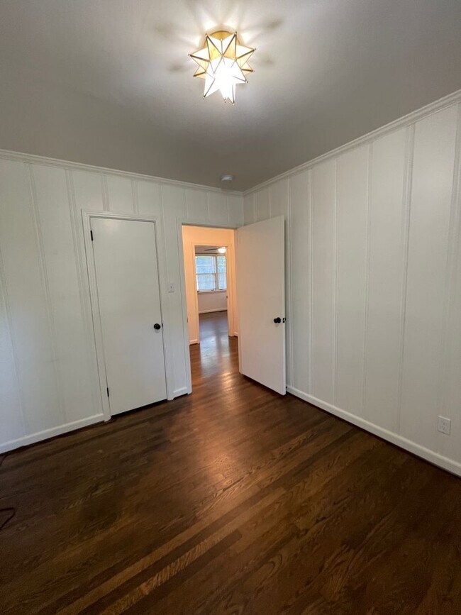 Building Photo - Beautiful Home located on .53 Wooded Corner Lot.