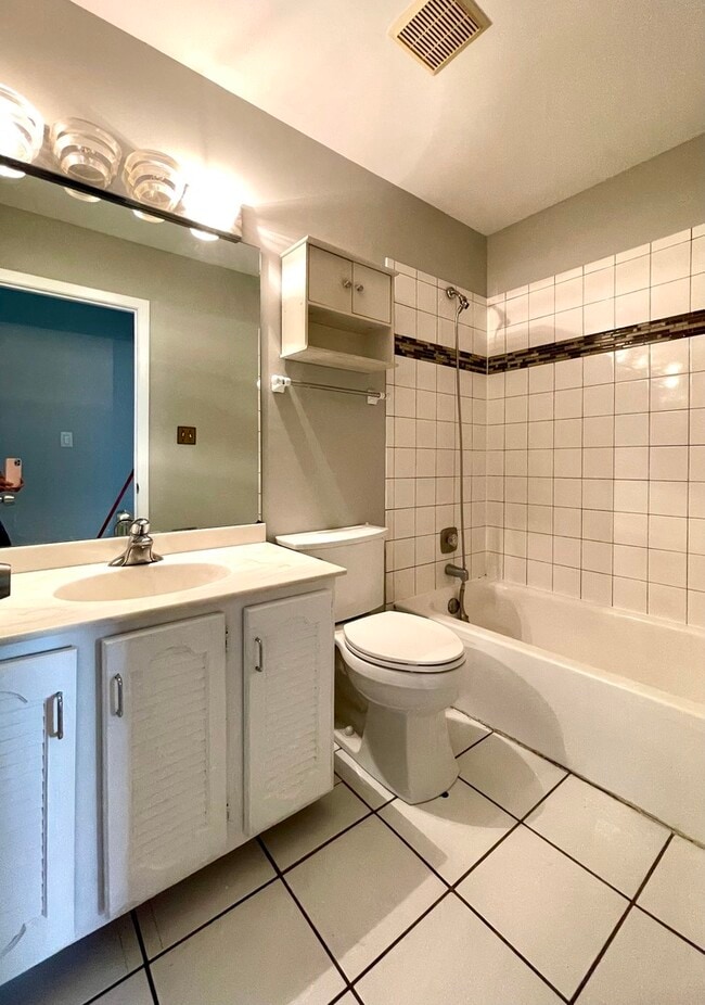 Building Photo - 476 Harrison Ct