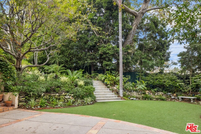 Building Photo - 175 W Channel Rd