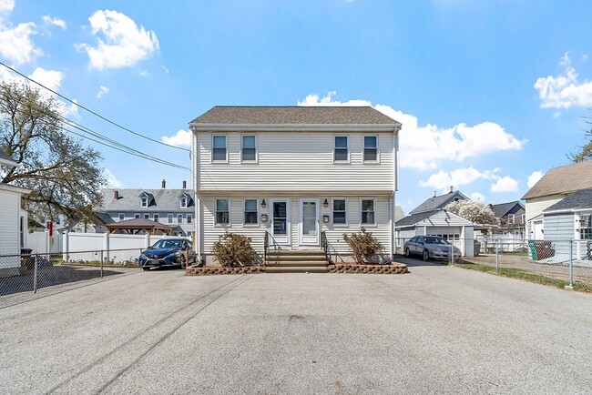 Building Photo - 31 Blossom St