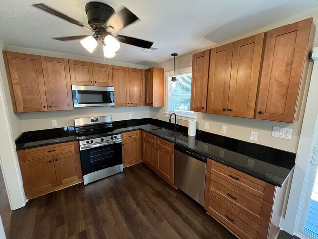 Building Photo - 1775 Ralee Dr