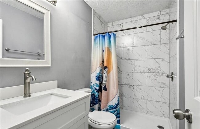 Building Photo - Spacious 4 bedroom, 2.5 bath home in Cobbl...