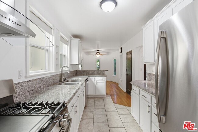 Building Photo - 1307 S Longwood Ave