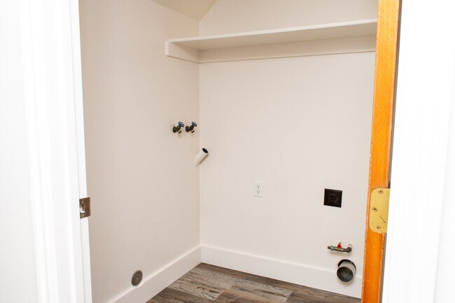 Building Photo - 1395 N 290 W