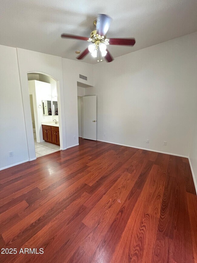 Building Photo - 5023 W Kristal Way