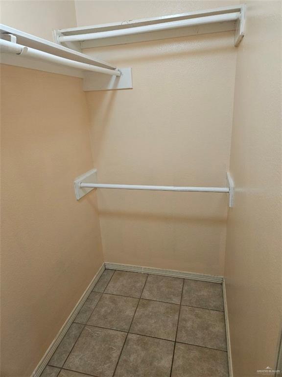 Building Photo - 17 E Coyote St
