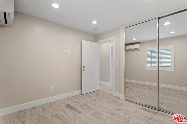 Building Photo - 6955 Trolleyway S