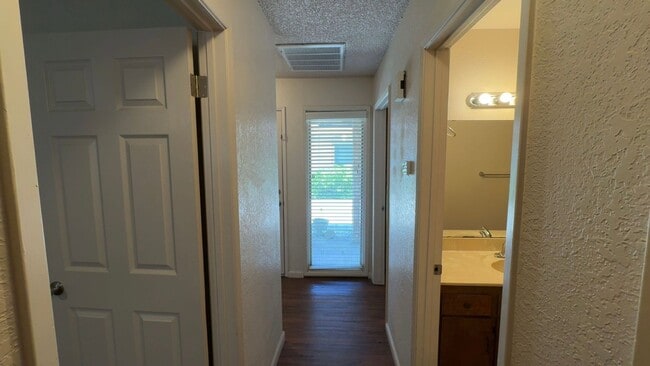 Building Photo - Coming Soon! Nice Apartment Home for Rent!