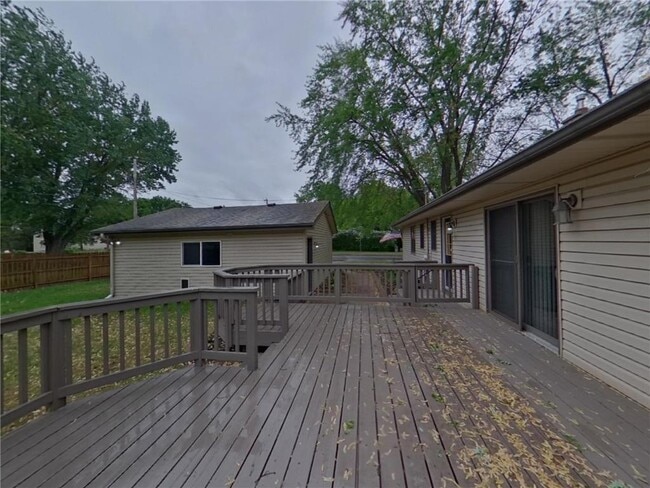 Building Photo - 14015 Flay Ave N