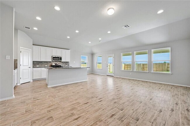 Building Photo - 224 Rollingwood Dr