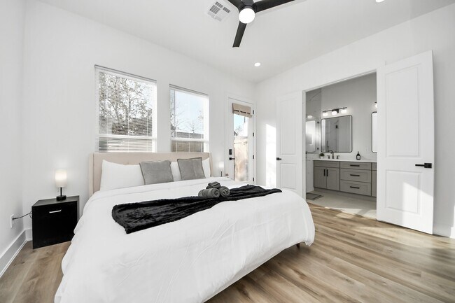 Building Photo - 3909 Maggie St