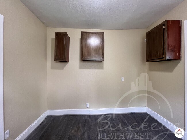 Building Photo - 3113 Scottwood Ave