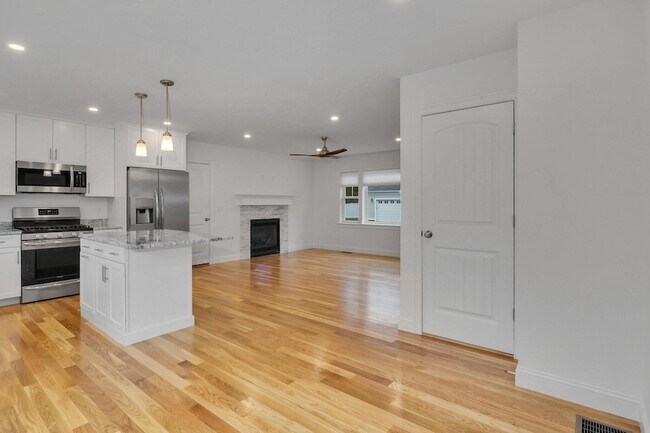 Building Photo - 1 Beach Plum Path