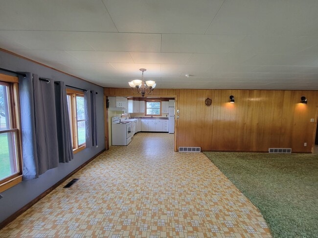 Building Photo - 5 Bedroom Home in Usk, WA