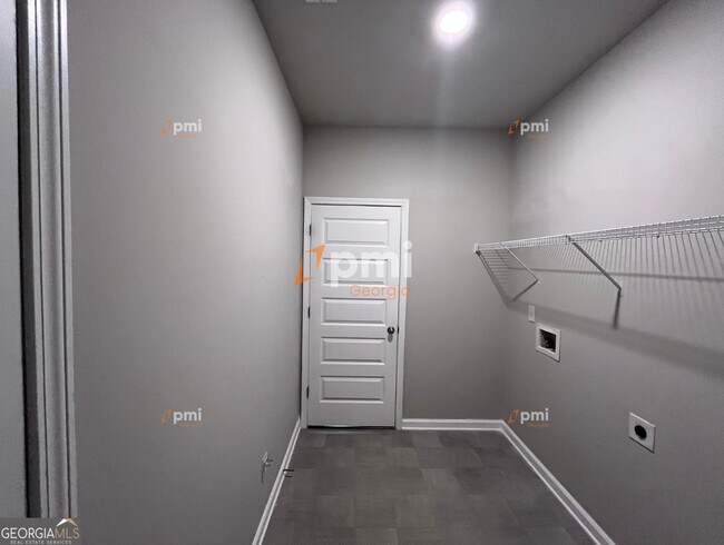 Building Photo - 2612 Lovejoy Crossing Dr