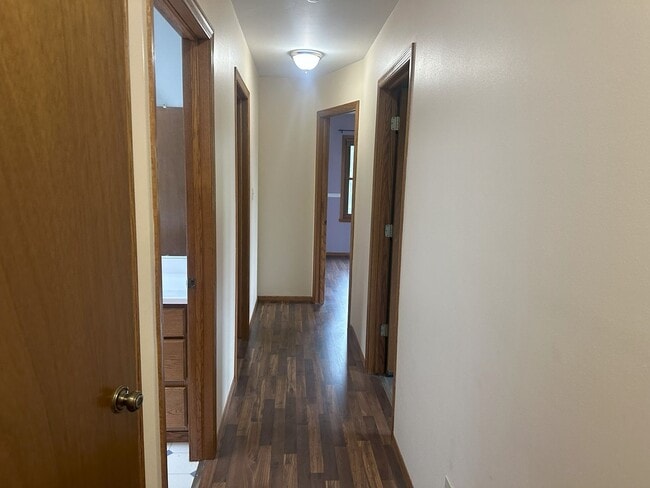 Building Photo - For Rent: Spacious 3 Bedroom, 2.5 Bath Sin...