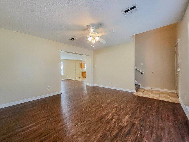 Building Photo - Huge home features 4 bedrooms & 2.5 baths for Rent!