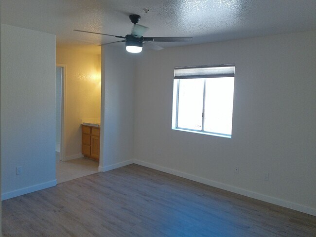 Building Photo - A3085