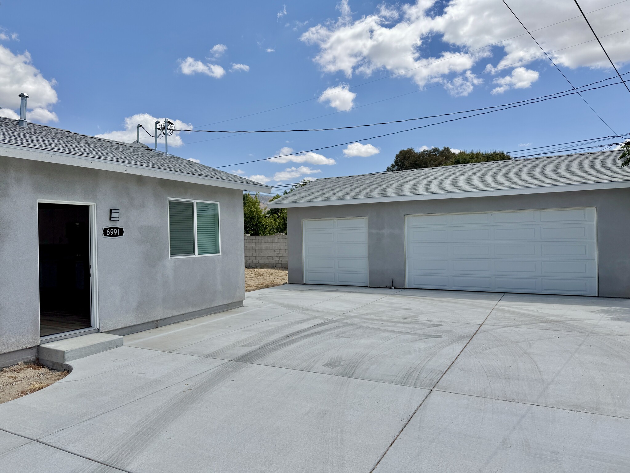 Building Photo - 6991 Del Rosa Ave