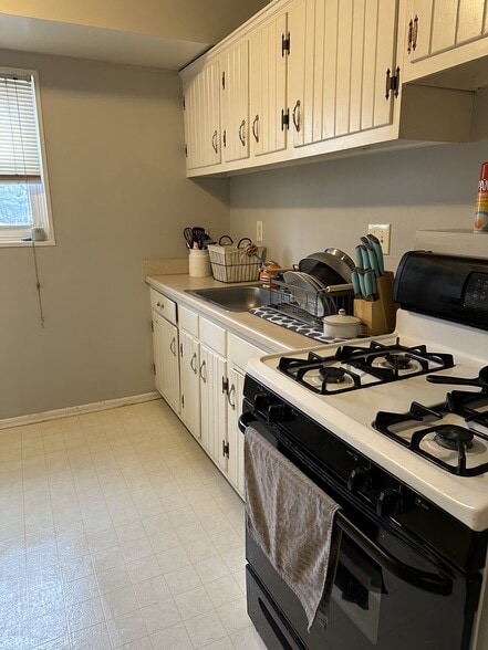 Building Photo - 120 Washington St NE