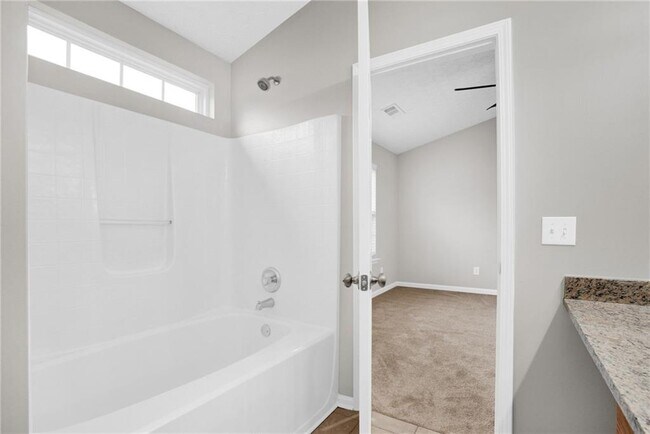 Building Photo - 241 Village Square Dr