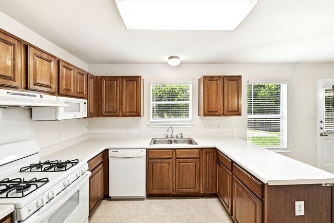 Building Photo - 220 Peppergrass Cove