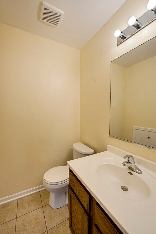 Building Photo - 1130 Brockton Ct