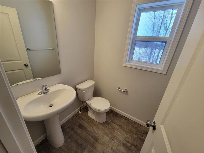 Building Photo - Modern 4-Bed Home with Open Layout, 3-Car ...
