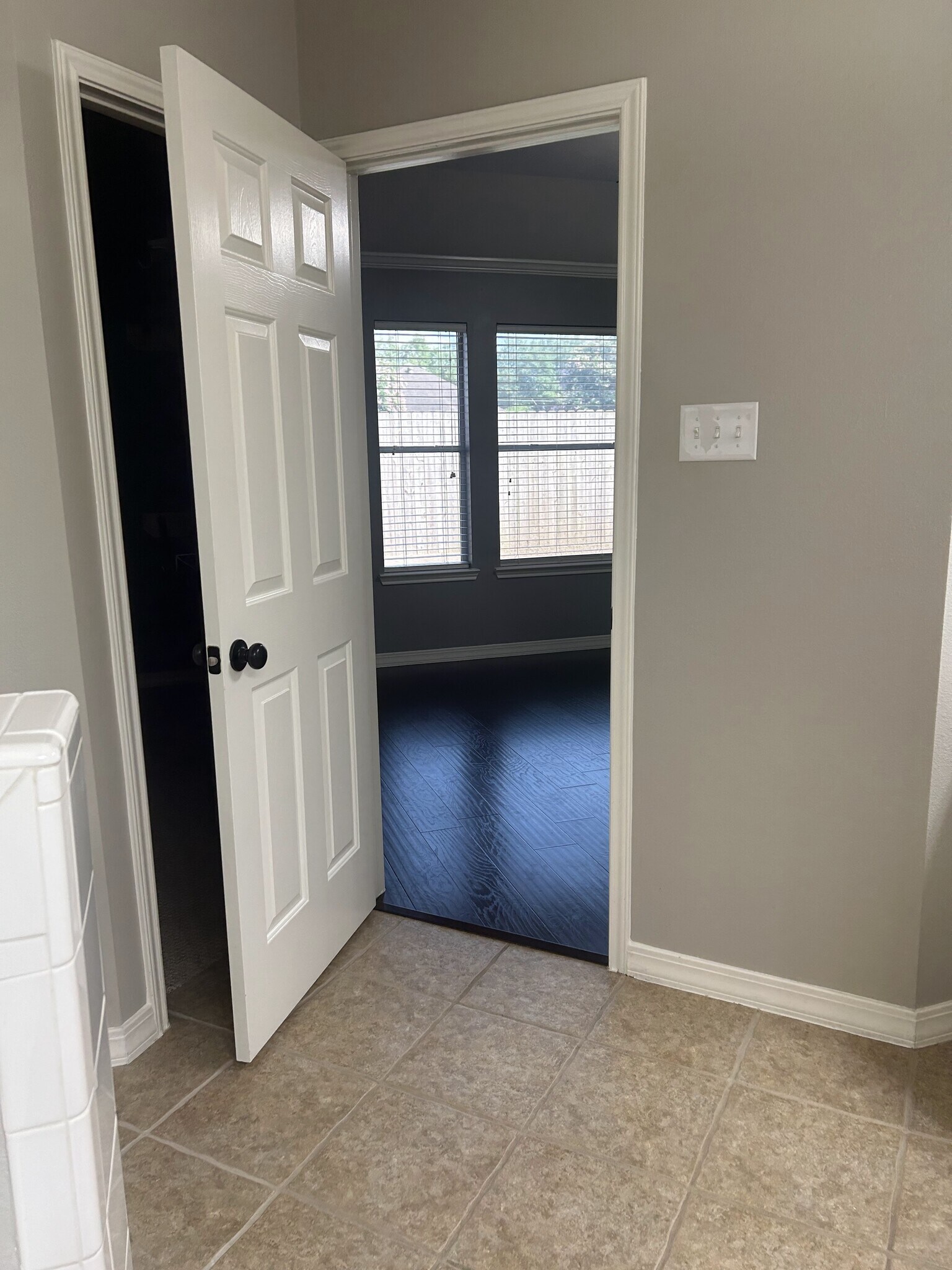 Building Photo - 3527 Pine Valley Dr