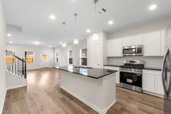 Building Photo - 27215 Mockingbird Ter Ln