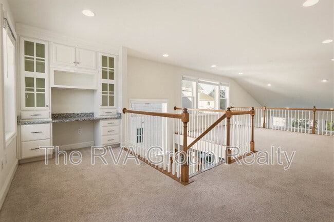 Building Photo - 5025 Rivermere Ln