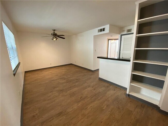 Building Photo - 4306 Avenue A
