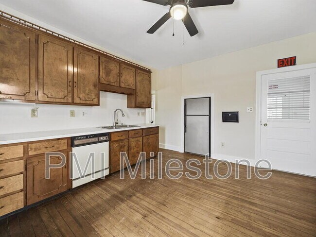 Building Photo - 1001 Pope Ave