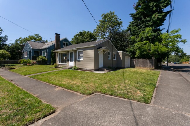 Building Photo - Charming 2 Bedroom Home in North Portland ...