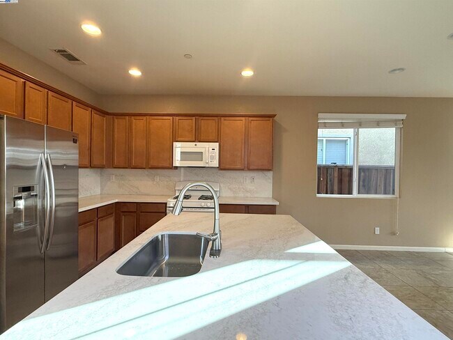 Building Photo - 137 W Questa Trail