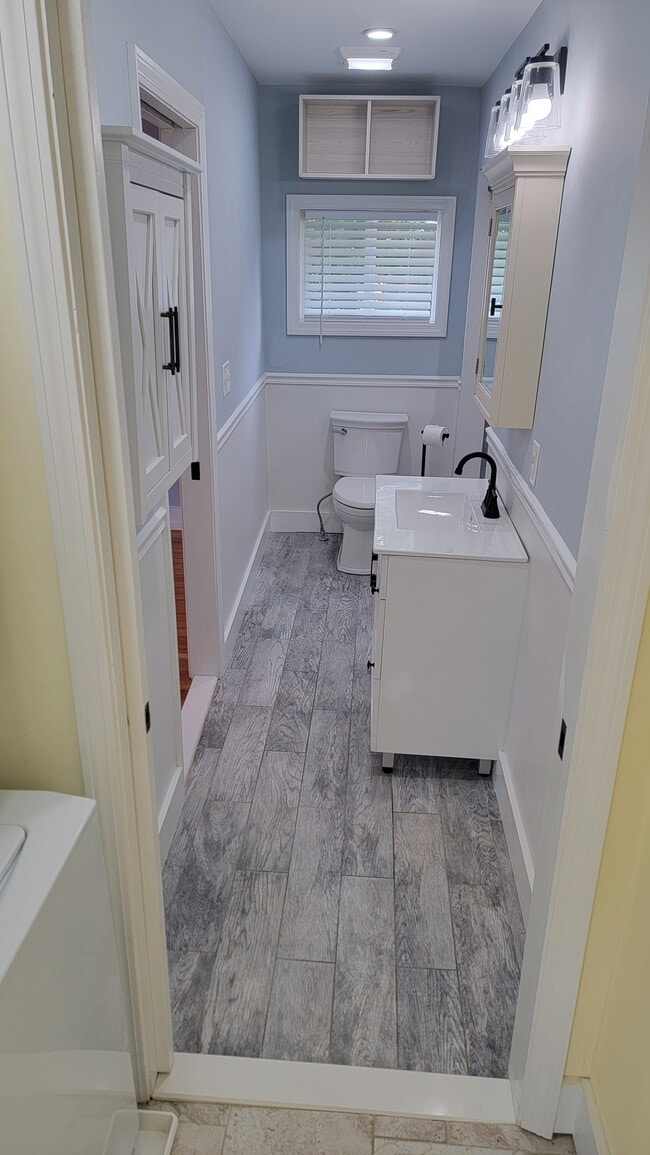 Building Photo - 52 Bolton St