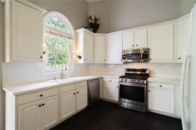 Building Photo - 6850 Weatherstone Way