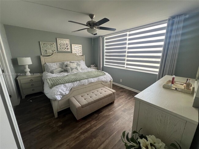 Building Photo - 14527 Bonaire Blvd