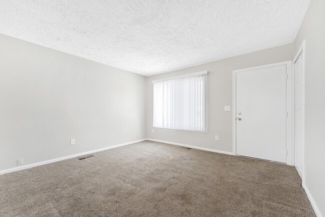 Building Photo - 15762 Isabelle St