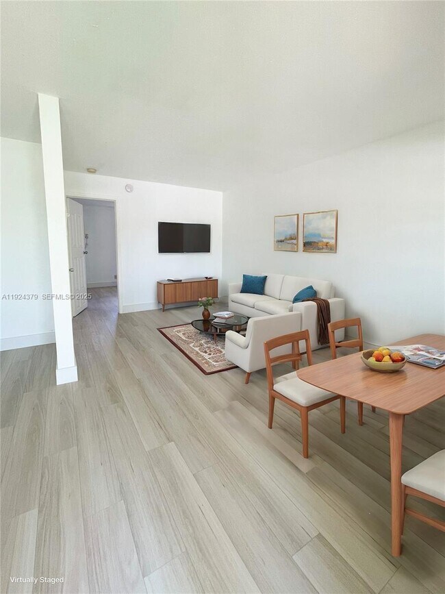 Building Photo - 515 SE 9th St