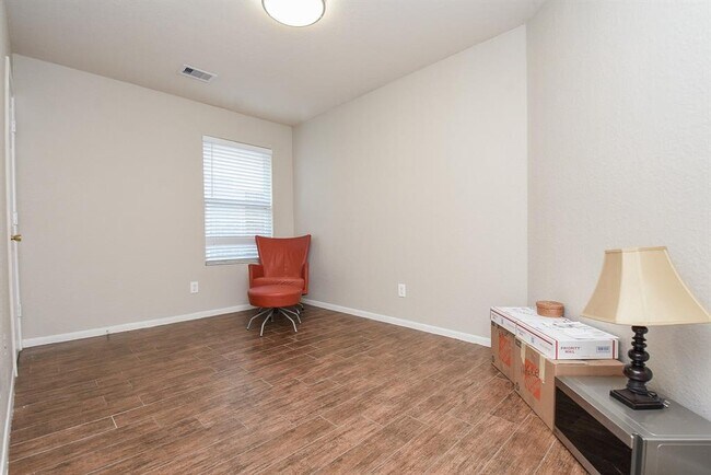 Building Photo - 7210 Foxwood Fair Ln