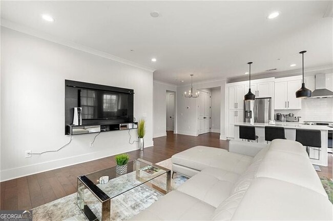 Building Photo - 6890 Peachtree Dunwoody Rd