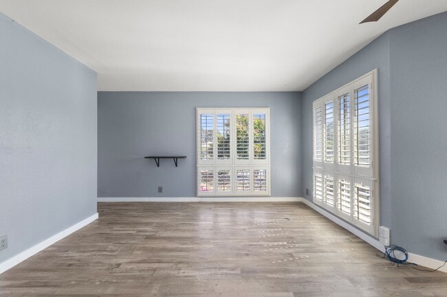 Building Photo - Discover this top-floor, two-bedroom, one-...